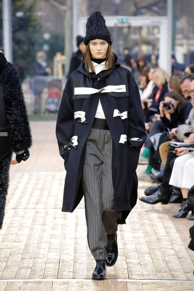 Look 46